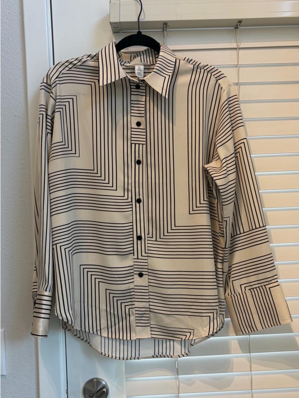 H&M Black and Cream Geometric Button Down Shirt